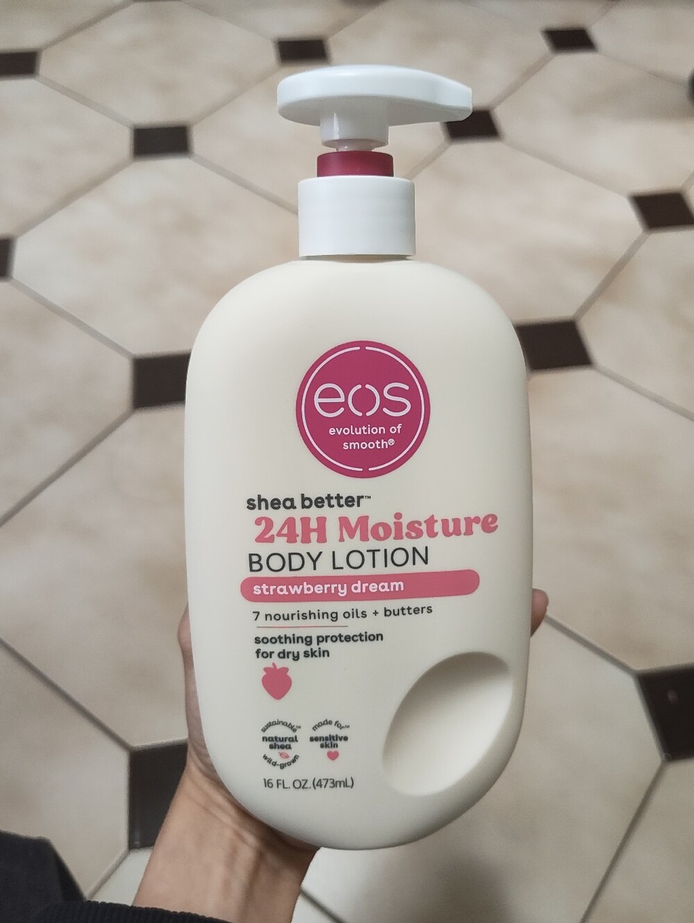 EOS Strawberry Dream Body Lotion